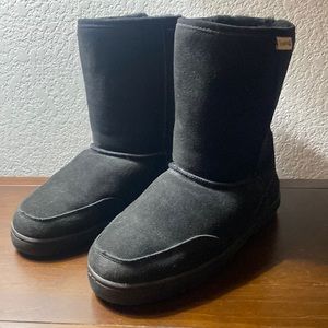 Bearpaw black mens boots. Size 11.
